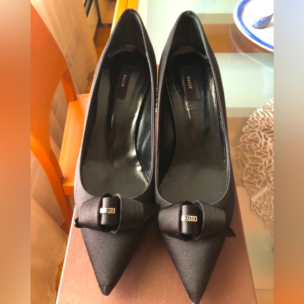 Brand Bally size 7. Excellent condition